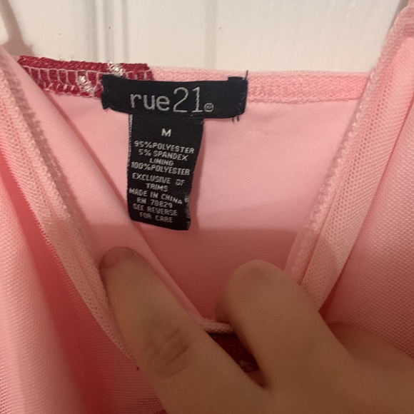 Pink strawberry dress - Picture 4 of 4